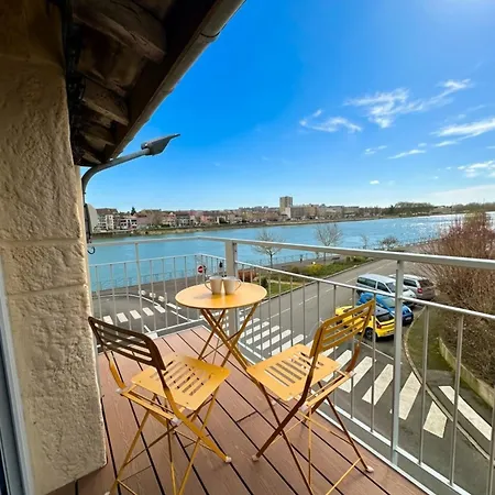 La Jouvence - à Thème, Avec Balcon Vue Saône Et Climatisés *
