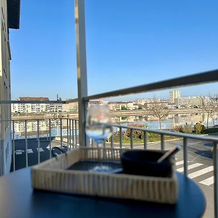 Appartement La Jouvence - à Thème, Avec Balcon Vue Saône Et Climatisés Saint-Laurent-sur-Saone