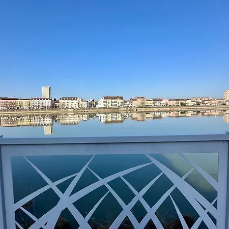 La Jouvence - à Thème, Avec Balcon Vue Saône Et Climatisés Appartement